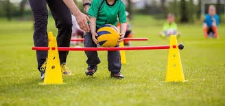 利兹联1-1曼联：库尼亚破门 齐尔克泽献助攻 舍什科失良机